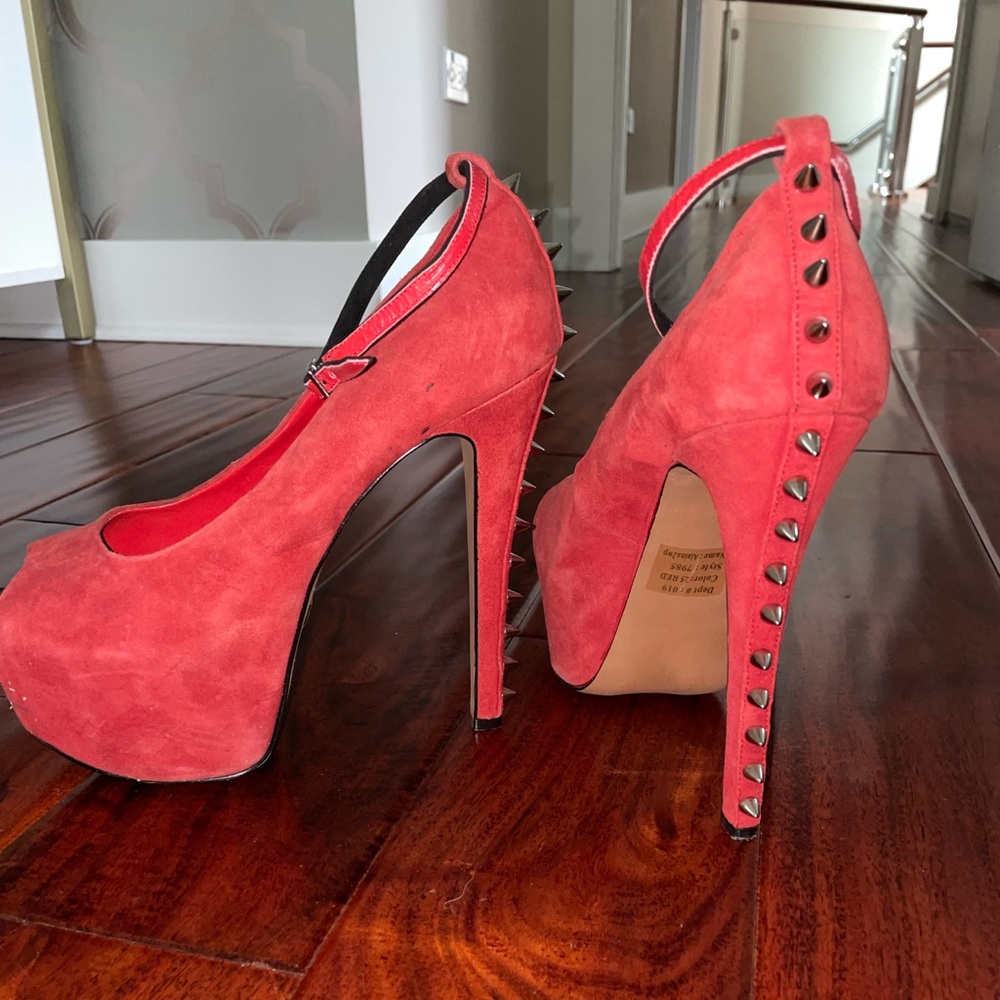 Lightly Used red heels